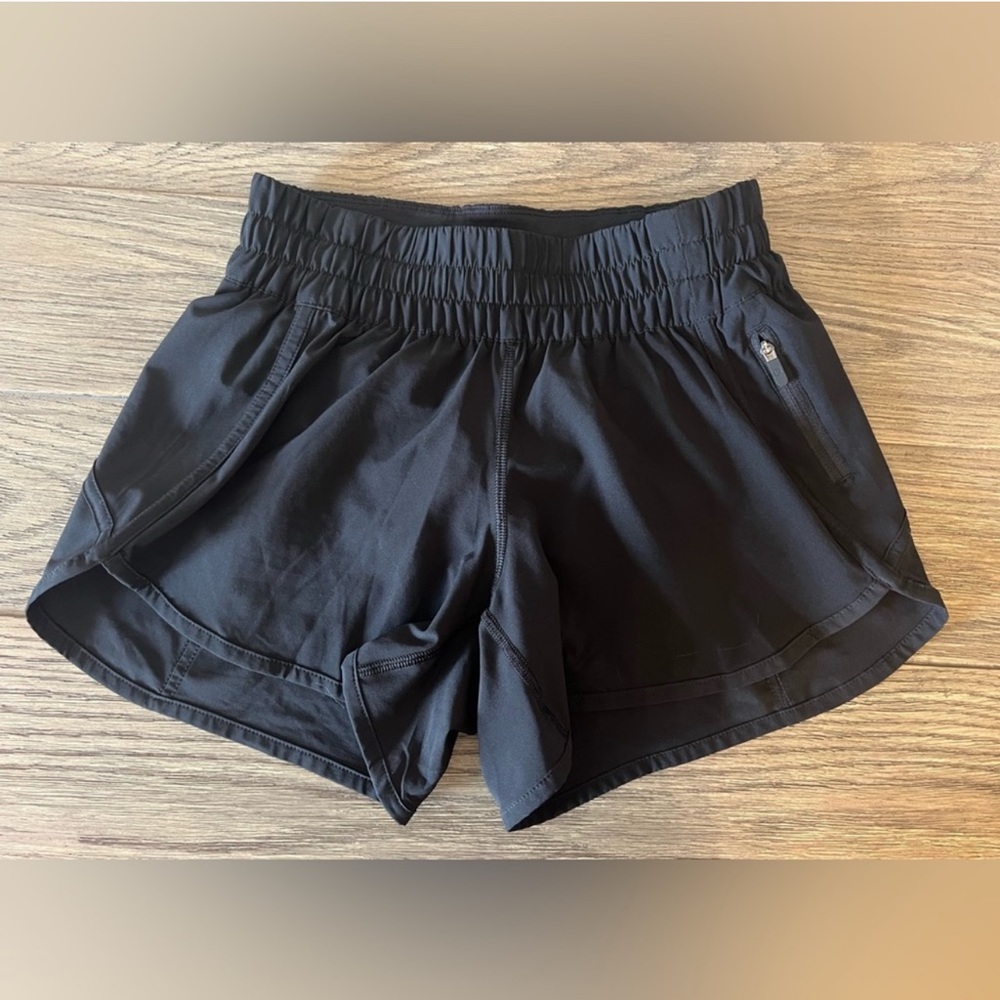 LULULEMON - Hotty Hot High-Rise Shorts